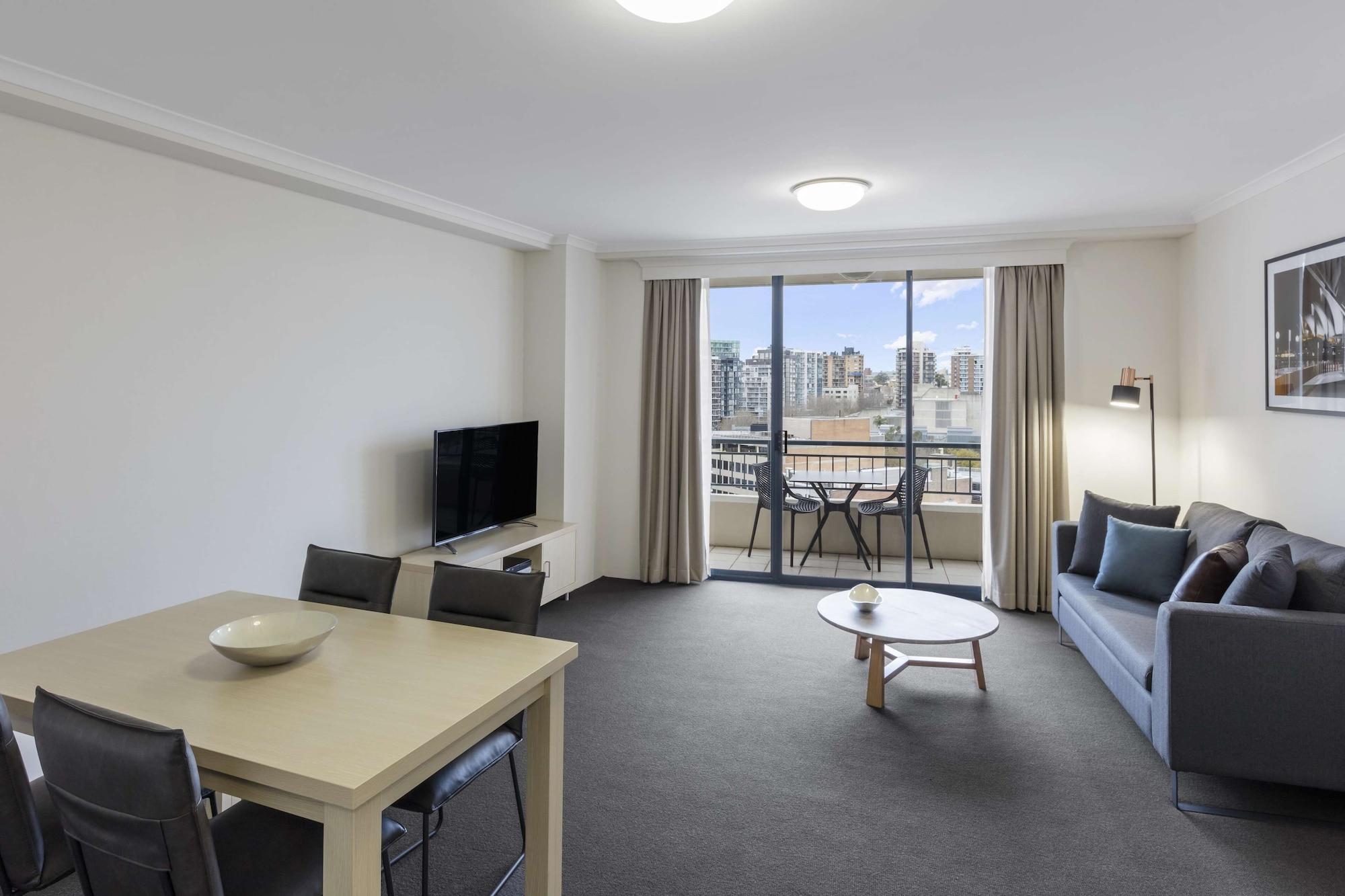 Oaks Sydney Castlereagh Suites Exteriör bild