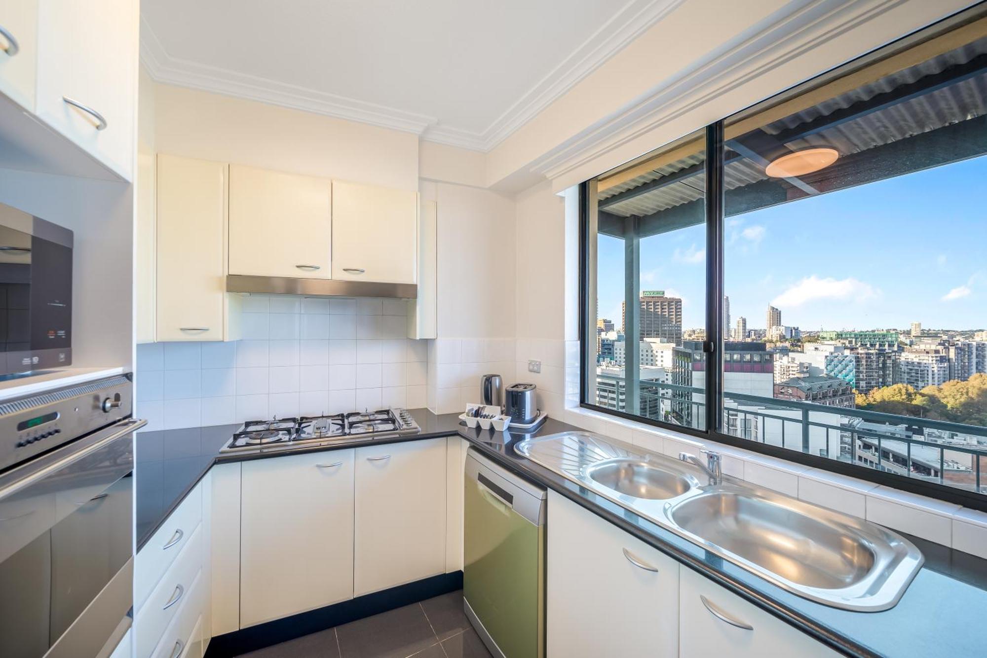 Oaks Sydney Castlereagh Suites Exteriör bild