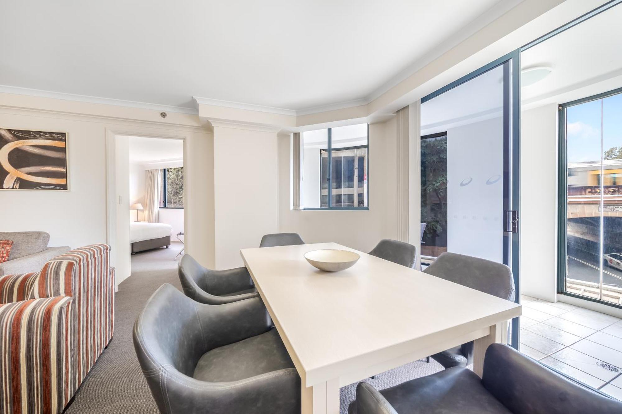 Oaks Sydney Castlereagh Suites Exteriör bild