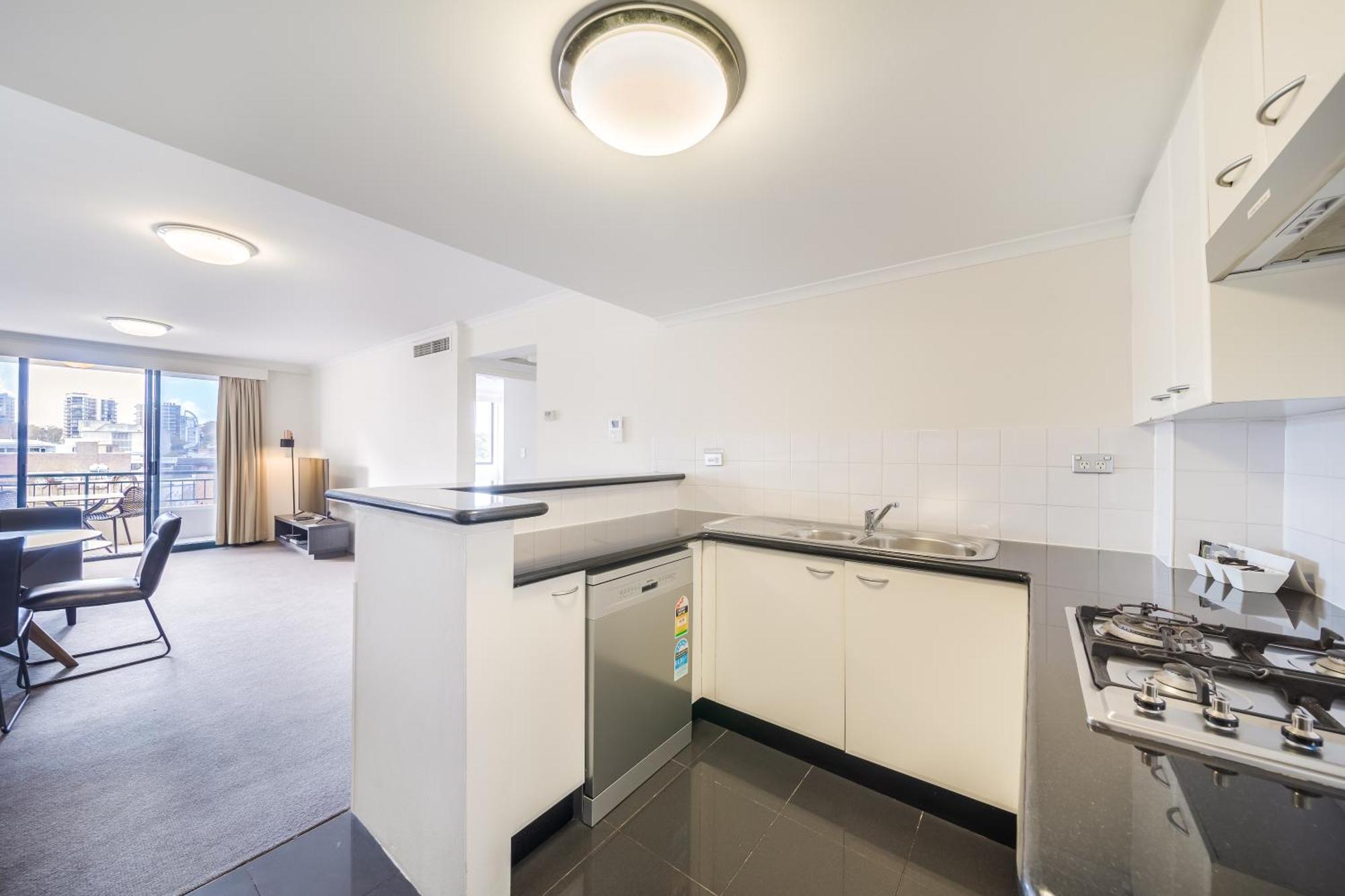 Oaks Sydney Castlereagh Suites Exteriör bild