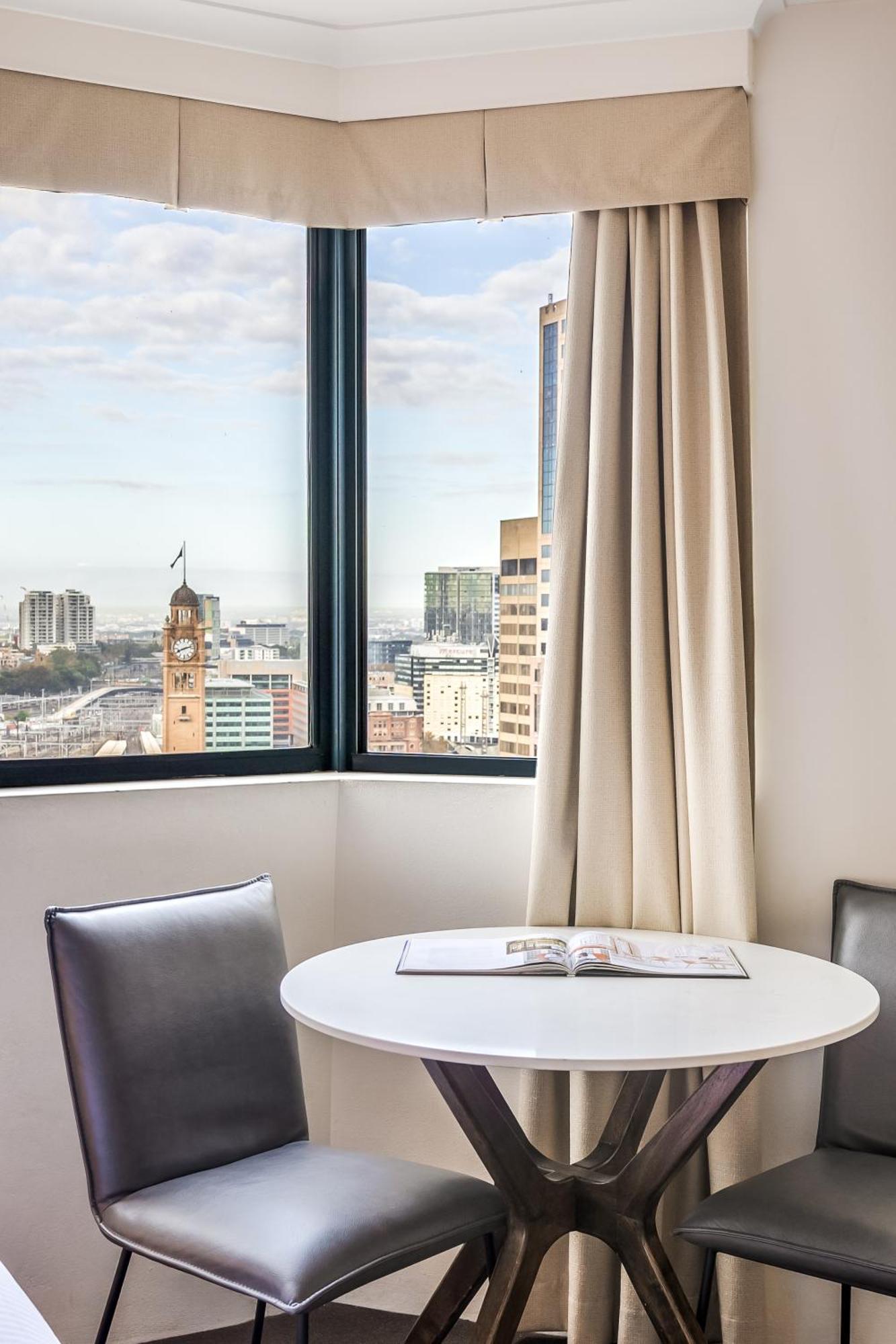 Oaks Sydney Castlereagh Suites Exteriör bild